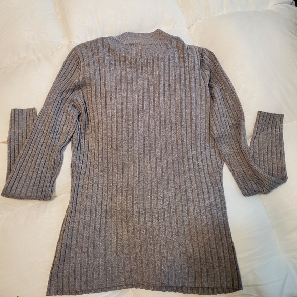 Motive Knit grey turtleneck - Picture 11 of 11